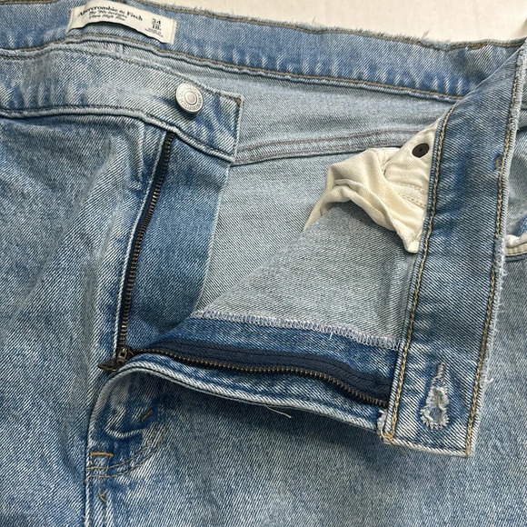 Abercrombie & Fitch The 90s Straight Ultra High Rise Distressed Denim 34/18R - Picture 9 of 14